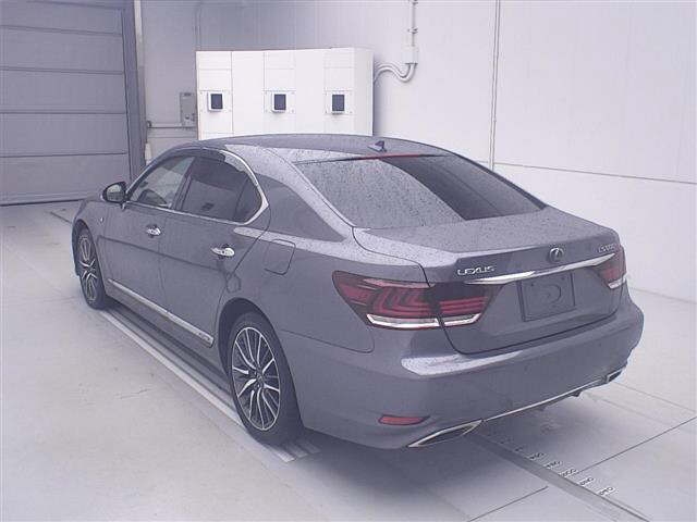 LEXUS LS600H