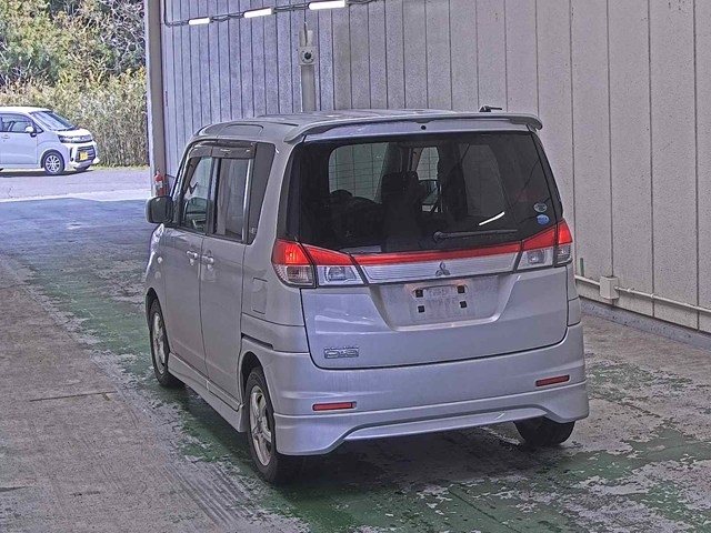 MITSUBISHI DELICA D:2