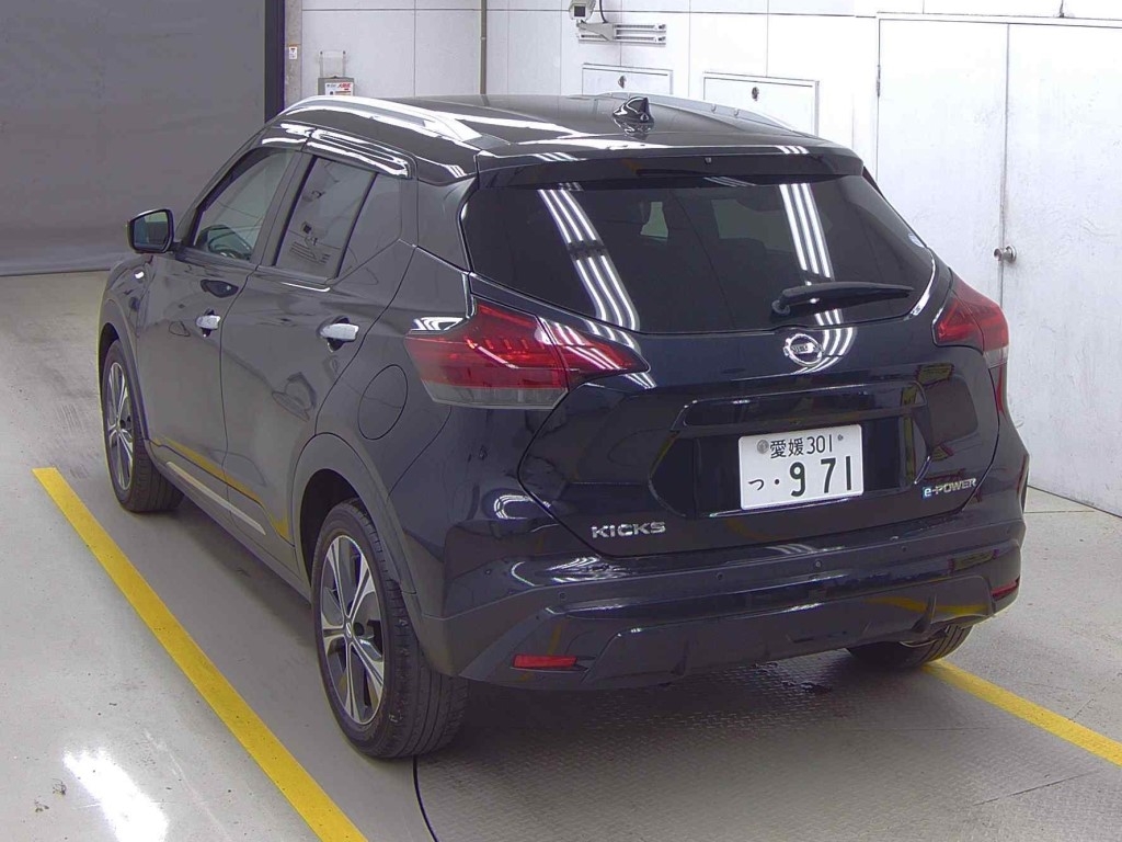NISSAN KICKS