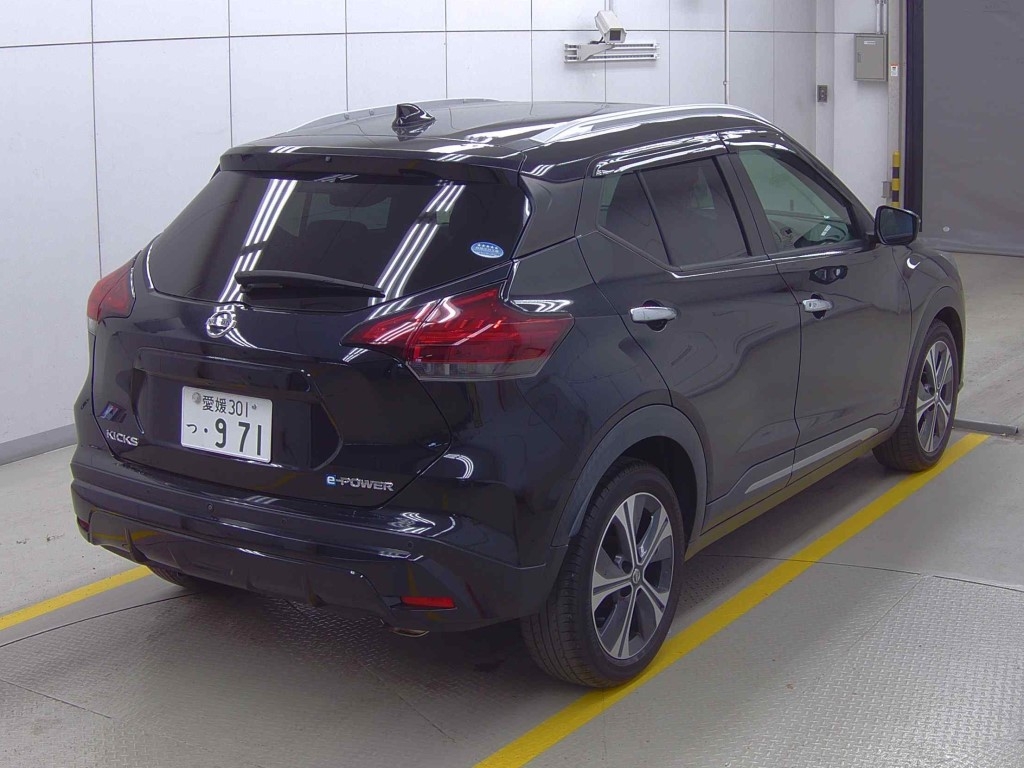 NISSAN KICKS
