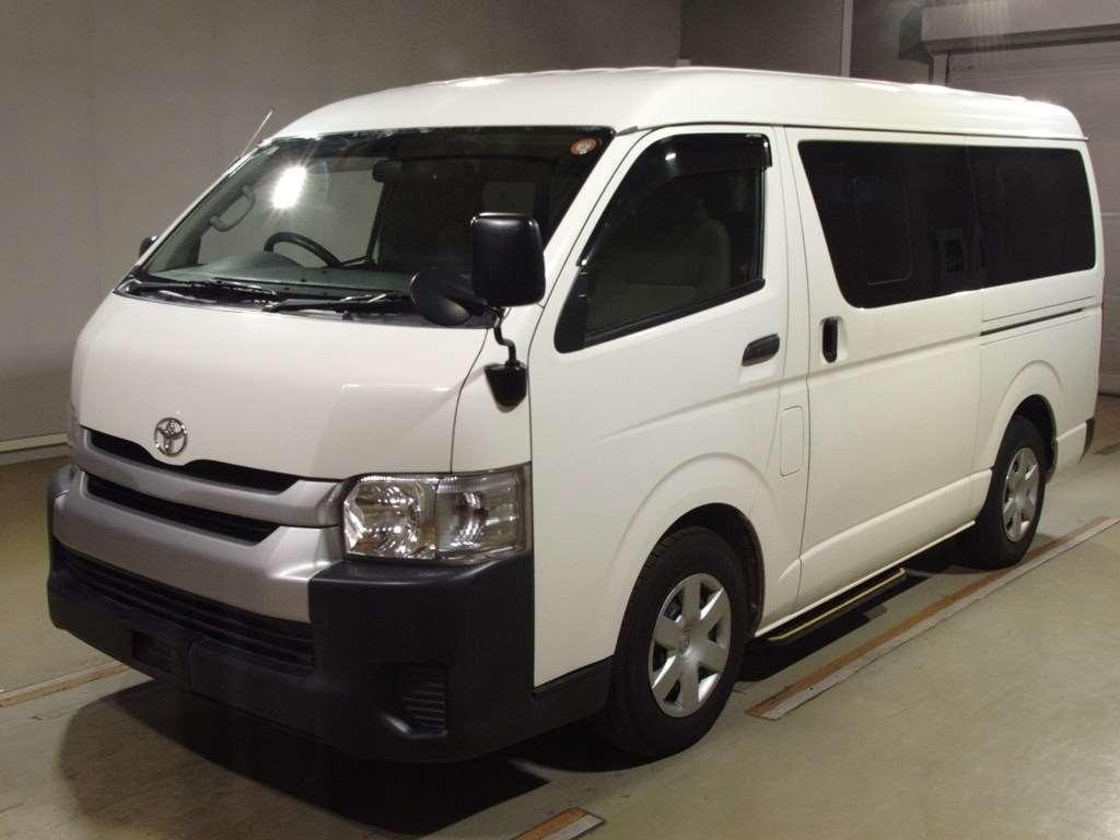 TOYOTA HIACE