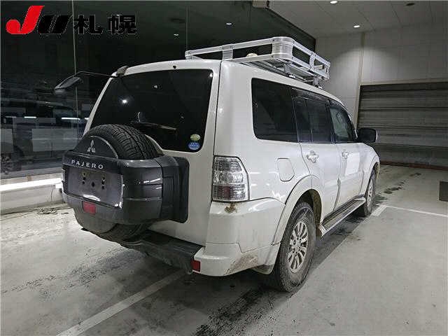 MITSUBISHI PAJERO