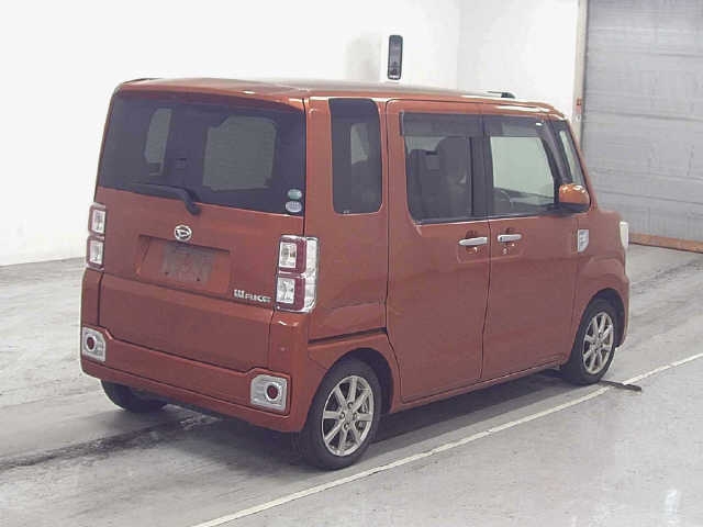 DAIHATSU WAKE