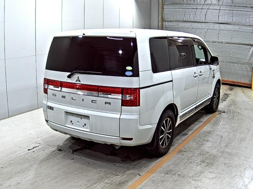 MITSUBISHI DELICA D:5