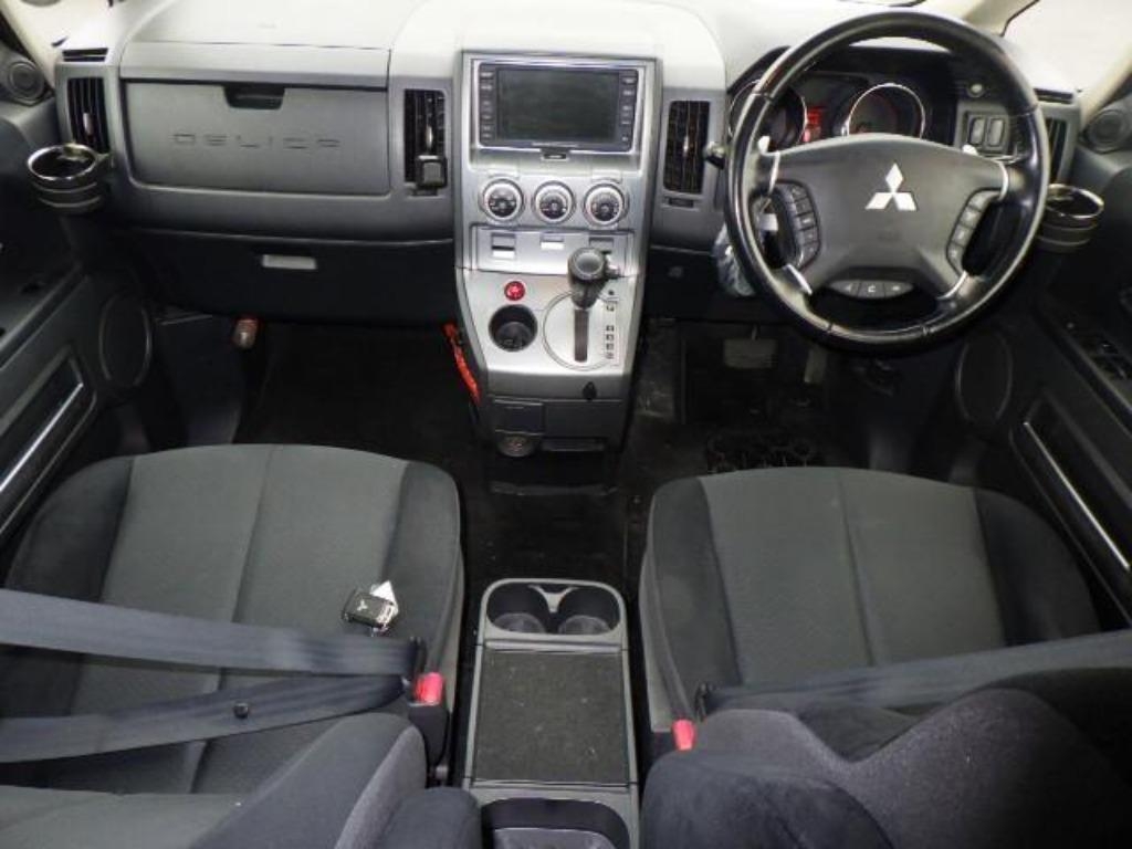MITSUBISHI DELICA D:5
