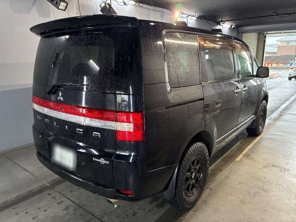 MITSUBISHI DELICA D:5