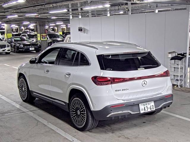 MERCEDES-BENZ EQA