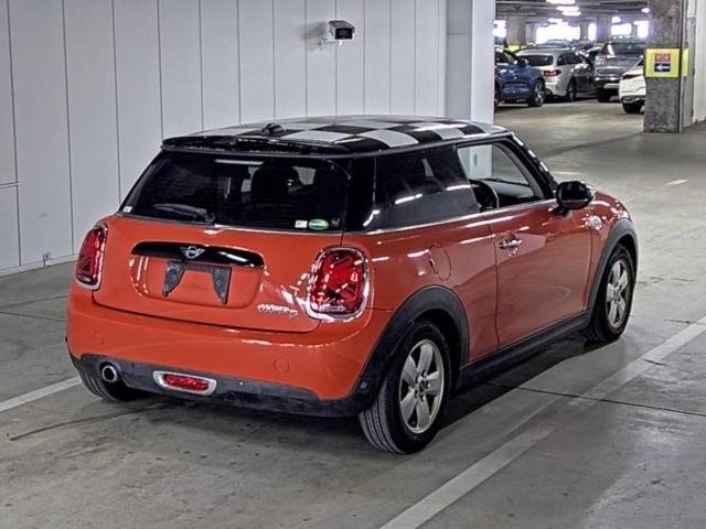 MINI HATCH