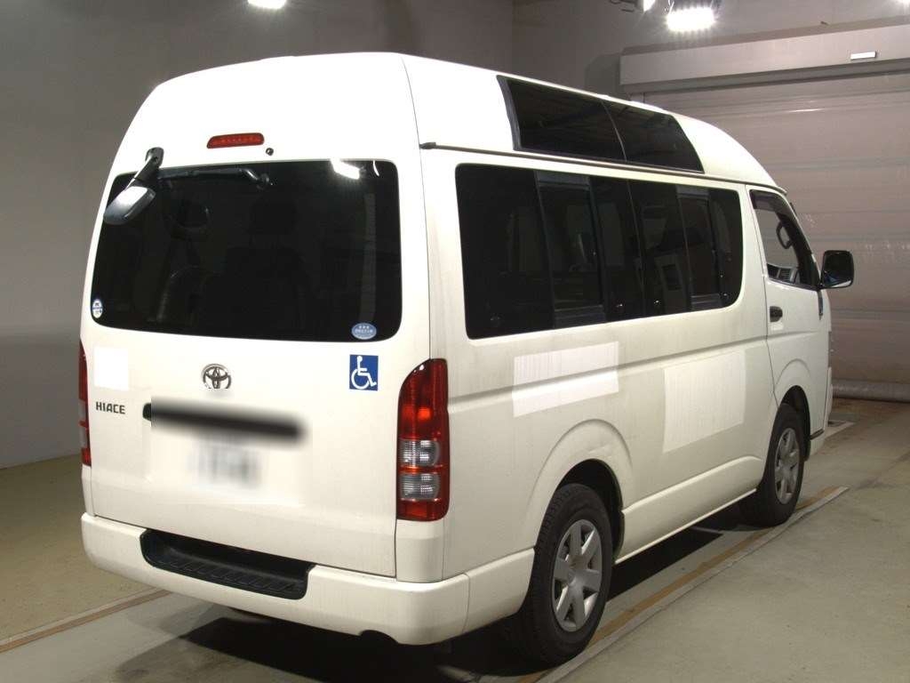 TOYOTA REGIUS ACE
