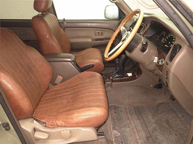 TOYOTA HILUX SURF