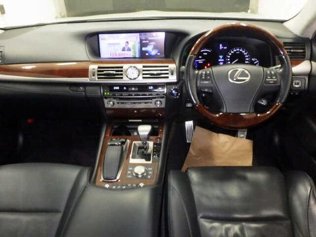 LEXUS LS600H