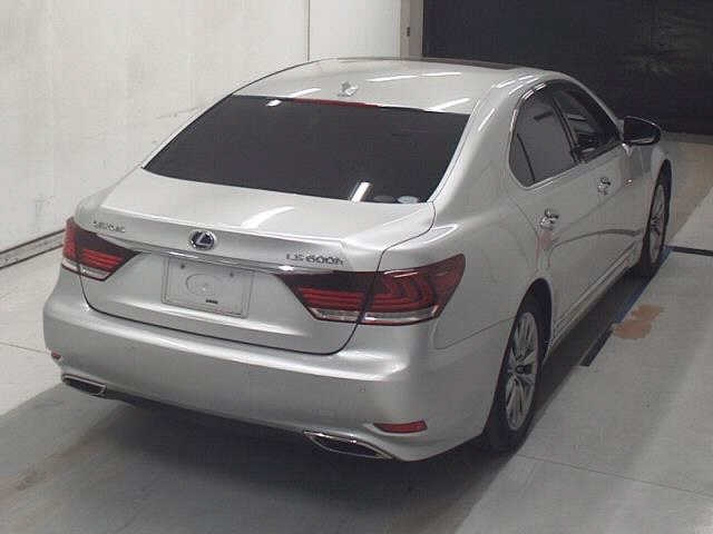 LEXUS LS600H