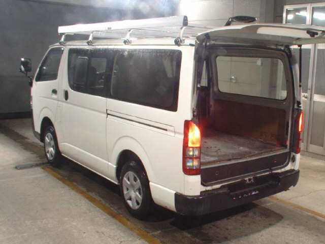 TOYOTA REGIUS ACE