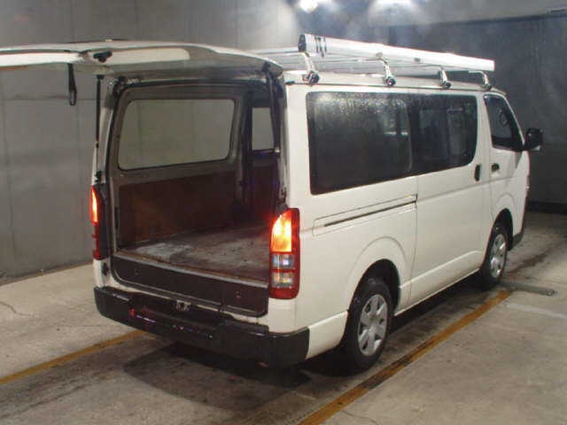 TOYOTA REGIUS ACE