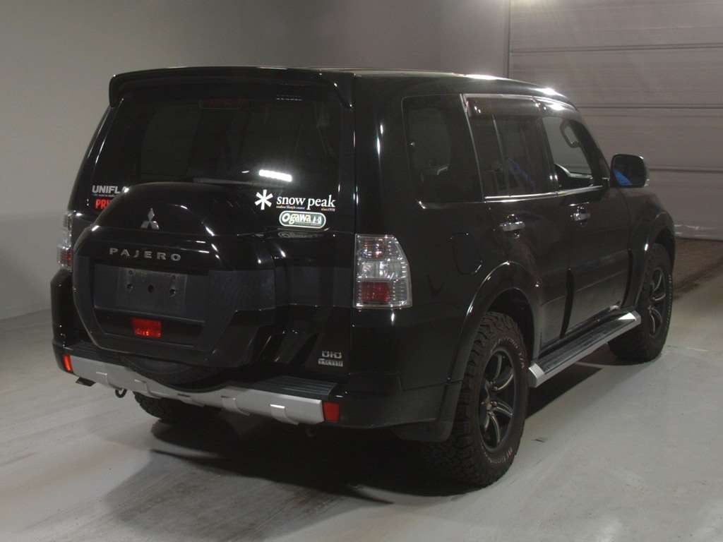 MITSUBISHI PAJERO