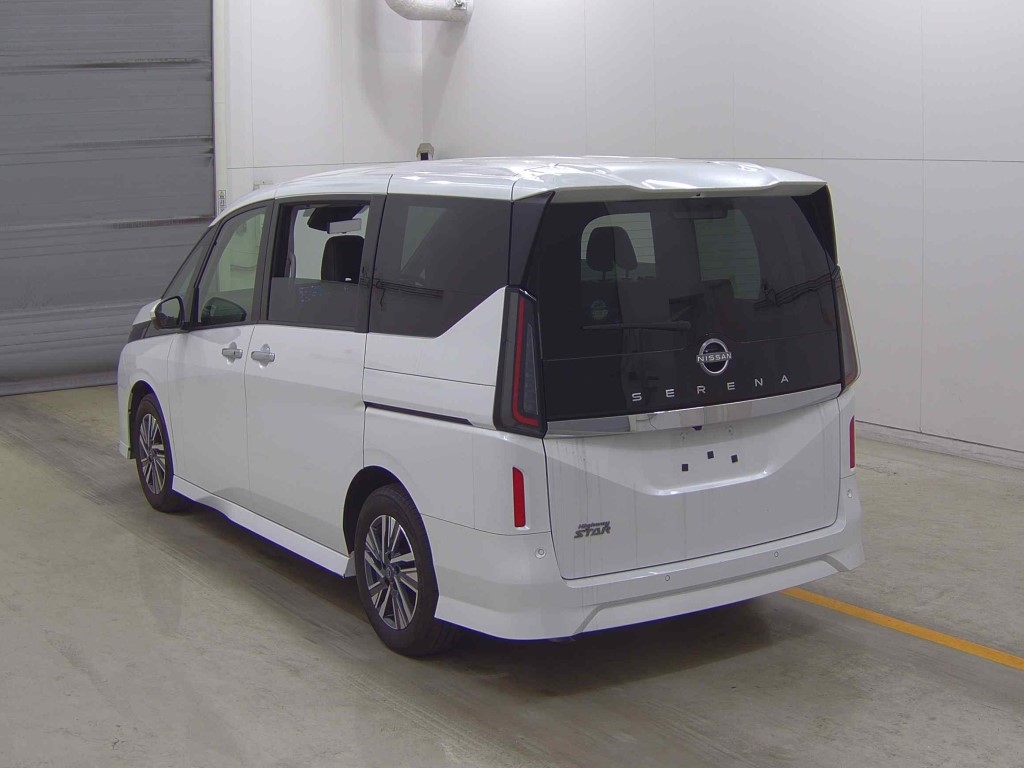 NISSAN SERENA