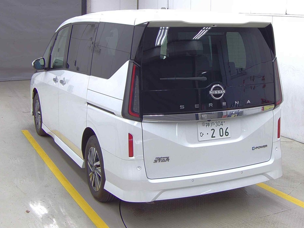 NISSAN SERENA