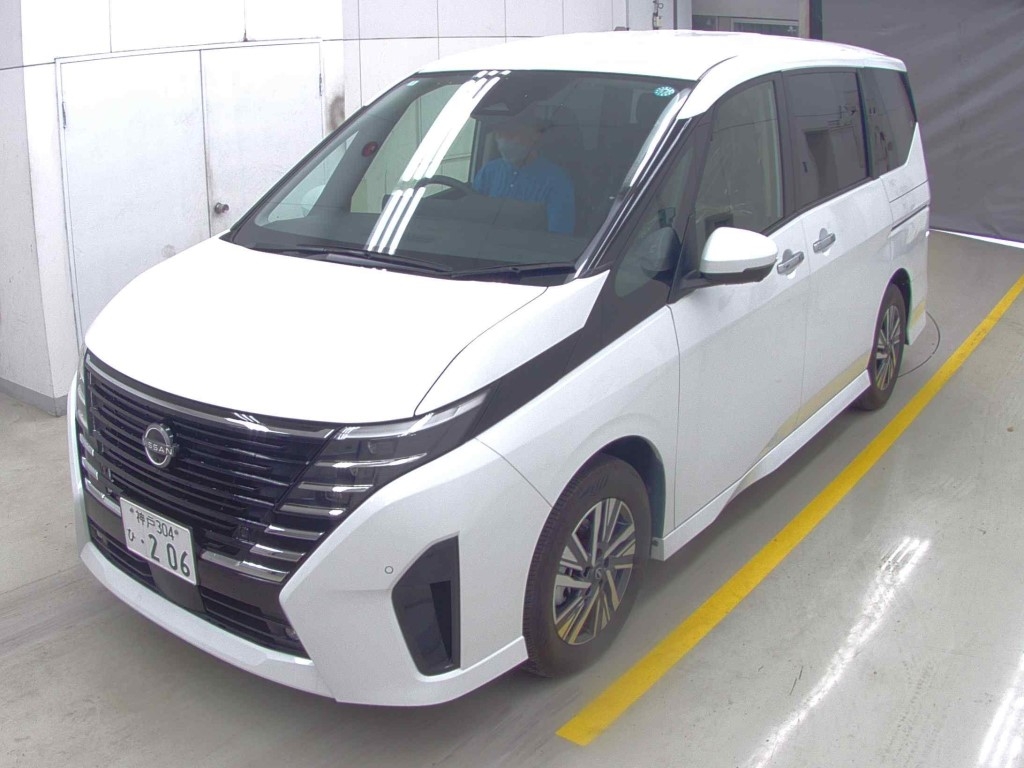 NISSAN SERENA