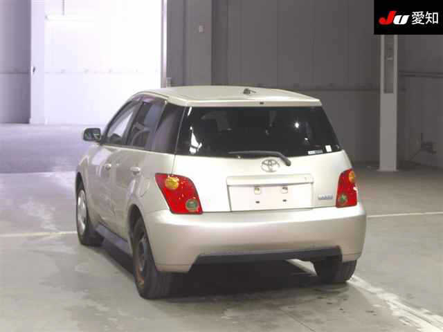 TOYOTA IST