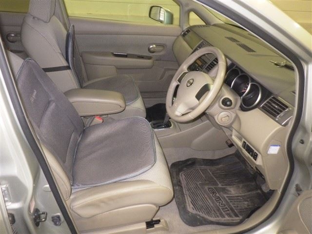 NISSAN TIIDA