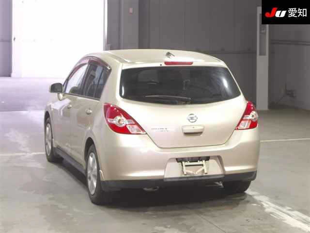 NISSAN TIIDA