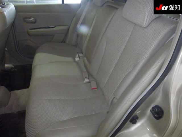 NISSAN TIIDA
