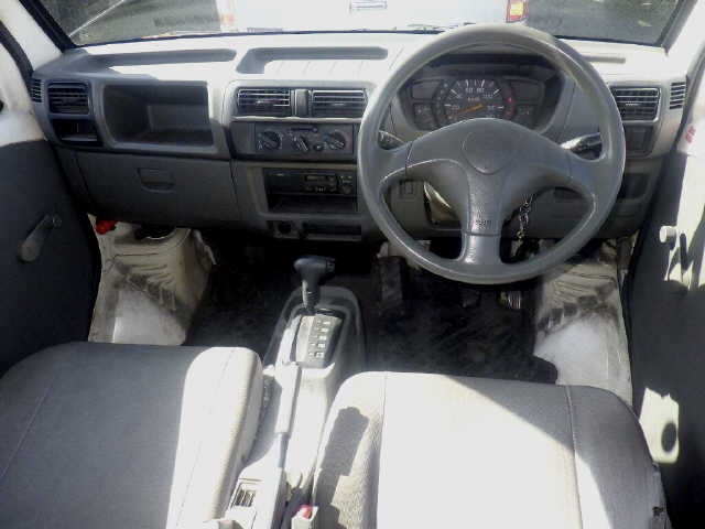NISSAN CLIPPER
