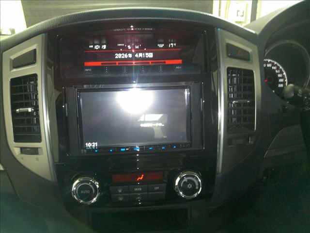 MITSUBISHI PAJERO