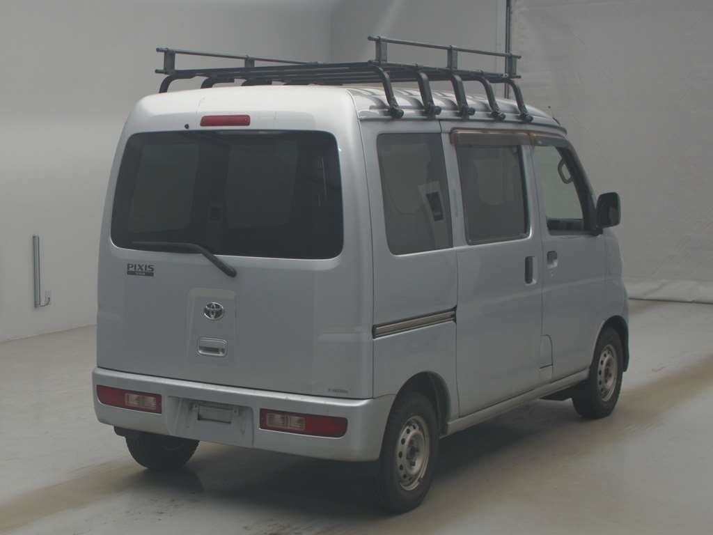 TOYOTA PIXIS VAN