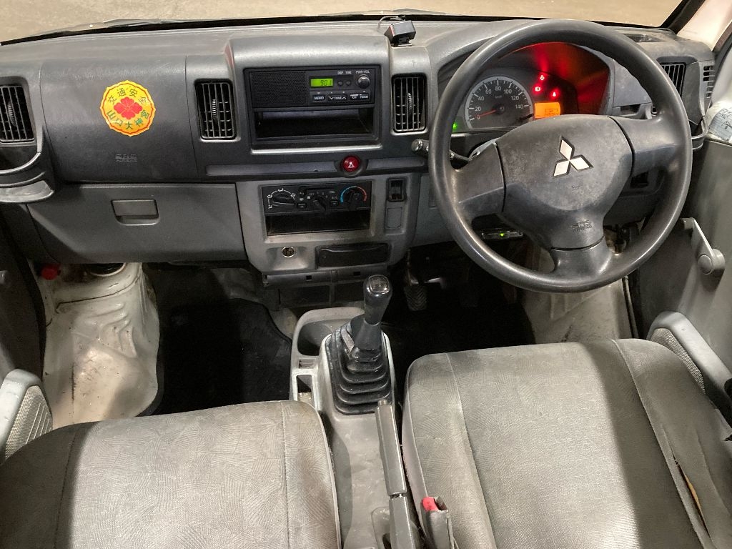 MITSUBISHI MINICAB