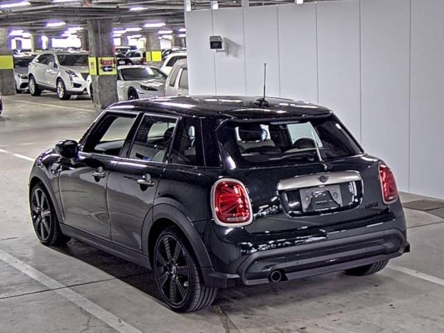 MINI HATCH