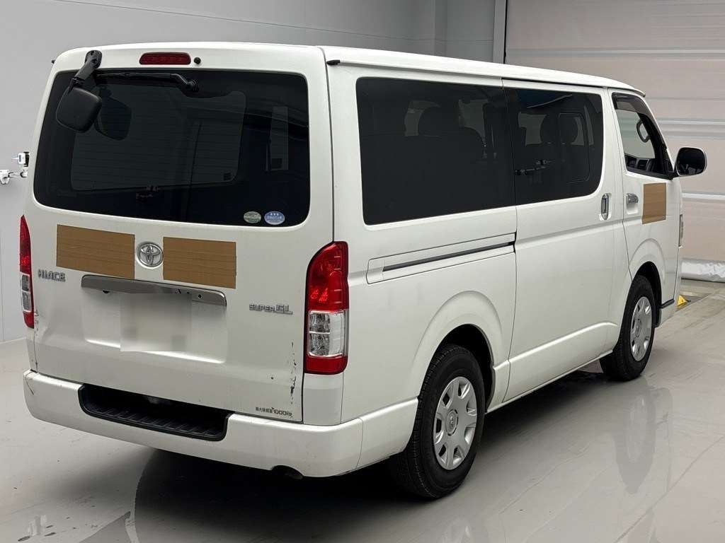 TOYOTA REGIUS ACE