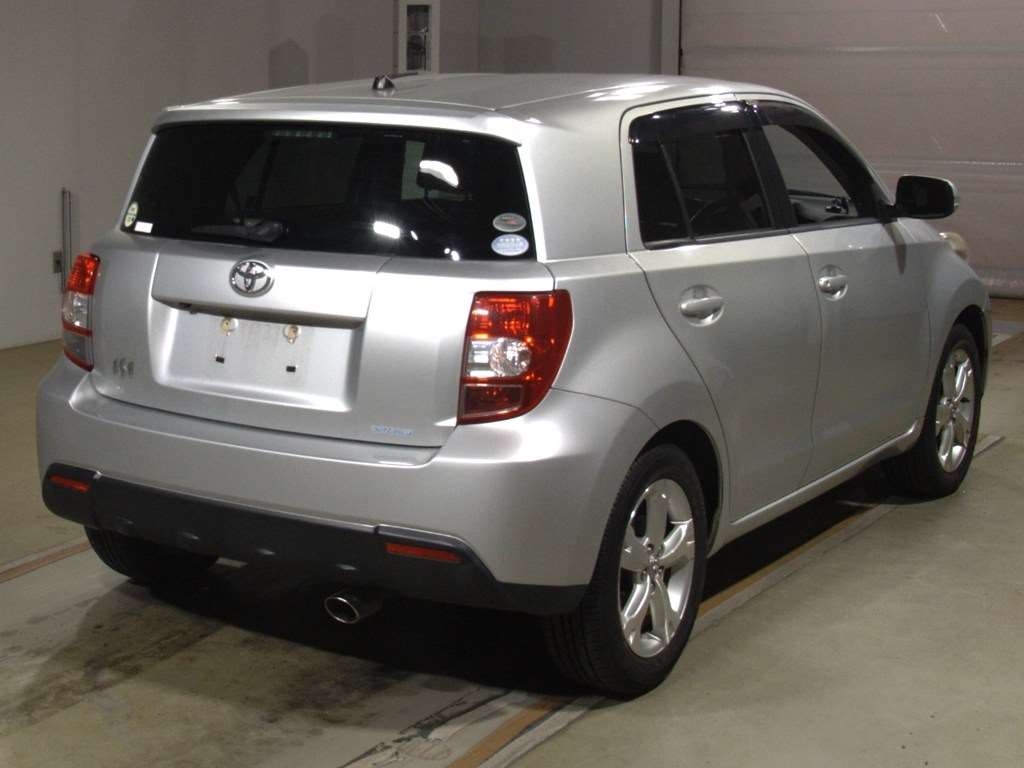 TOYOTA IST