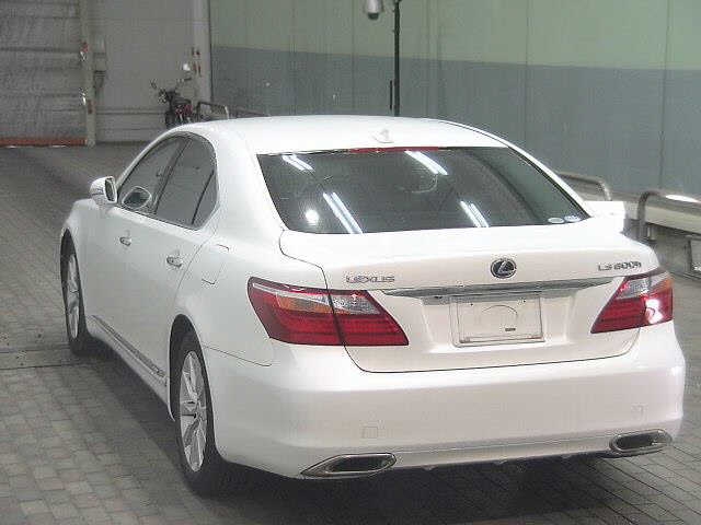 LEXUS LS600H