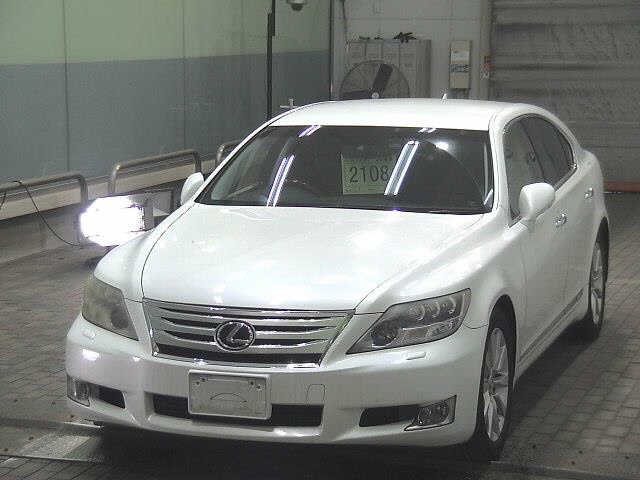 LEXUS LS600H