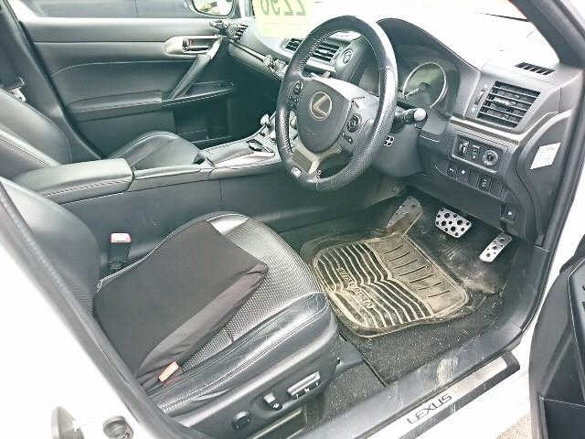 LEXUS CT200H