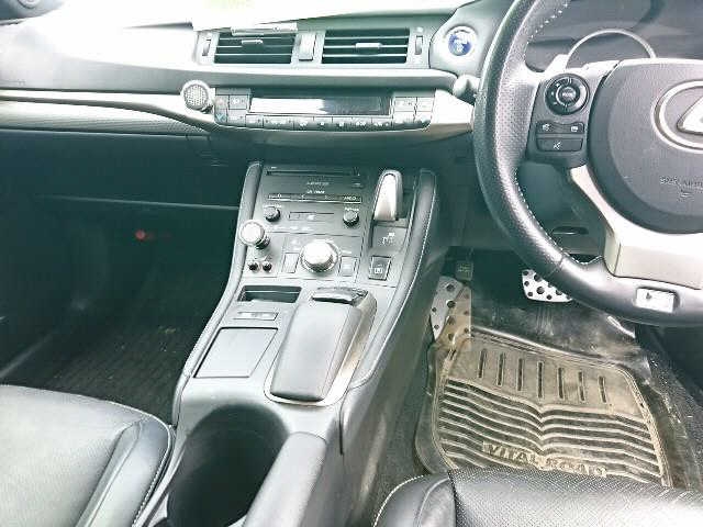 LEXUS CT200H