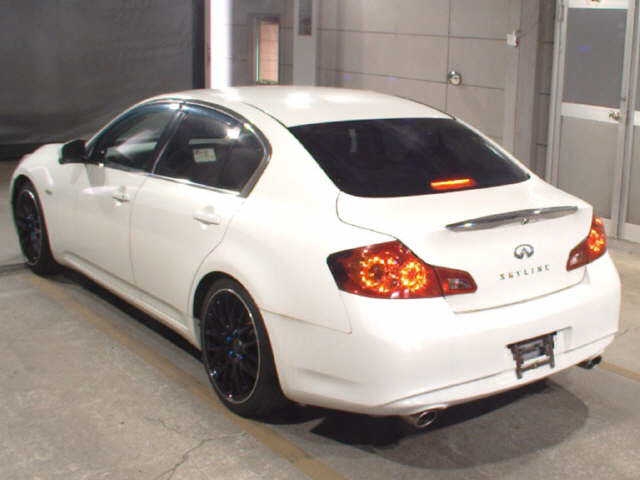 NISSAN SKYLINE