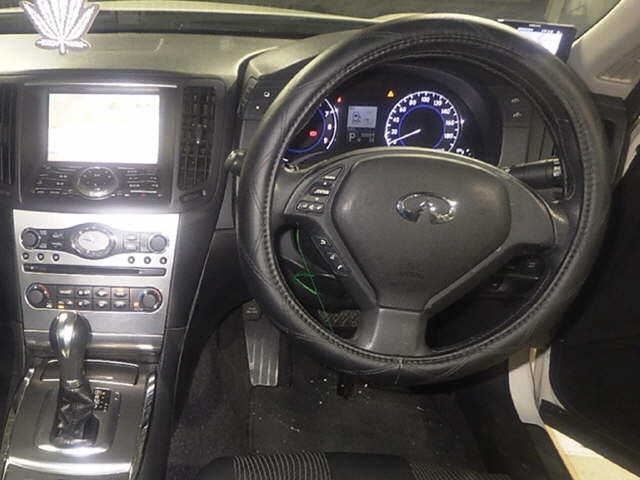 NISSAN SKYLINE