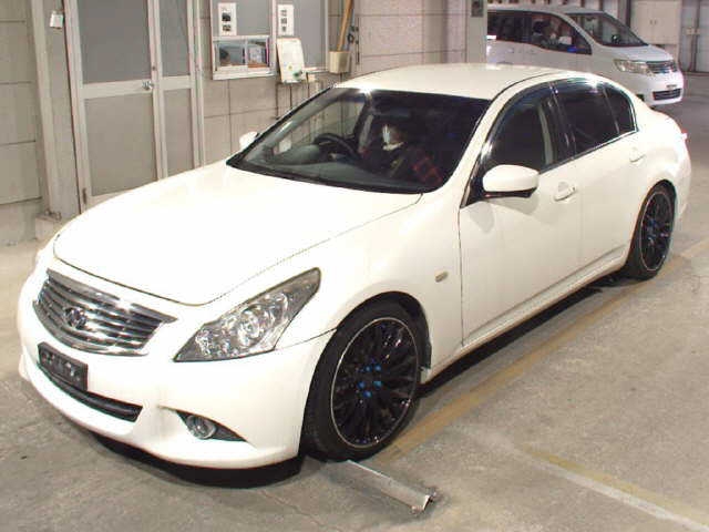 NISSAN SKYLINE