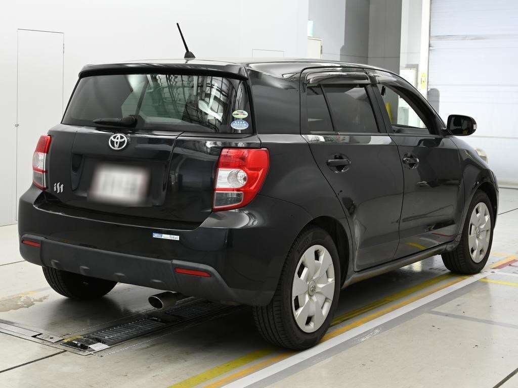 TOYOTA IST