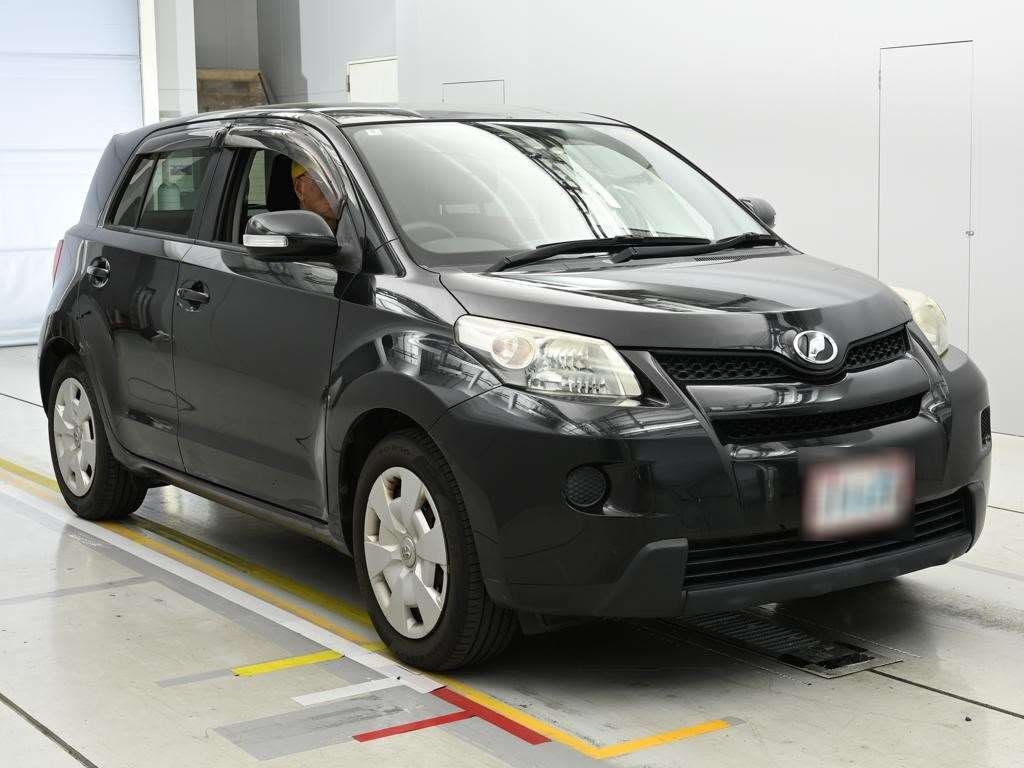 TOYOTA IST