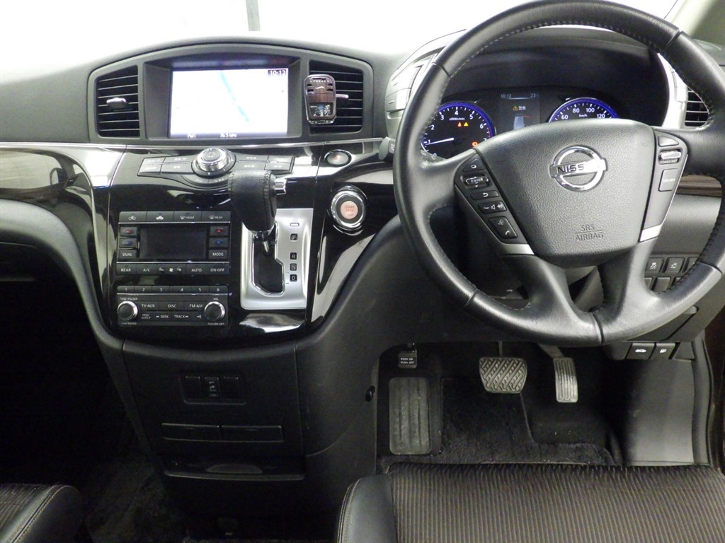 NISSAN ELGRAND