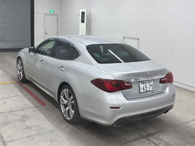 NISSAN FUGA