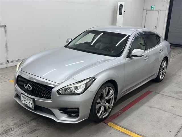 NISSAN FUGA