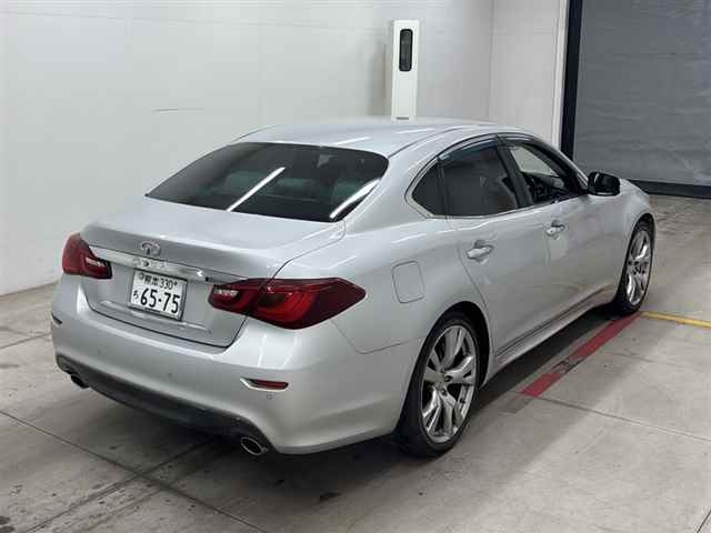 NISSAN FUGA