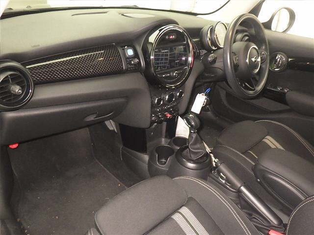MINI HATCH