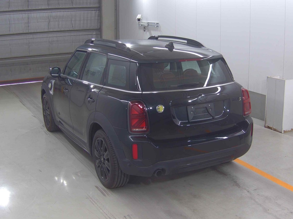 MINI CROSSOVER