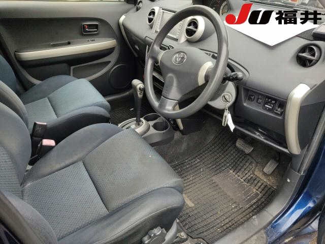 TOYOTA IST