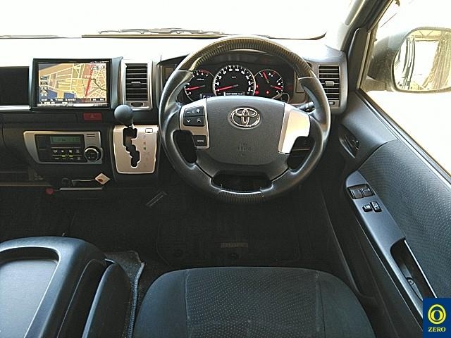 TOYOTA REGIUS ACE